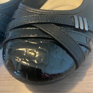 Time and Tru Black Flat